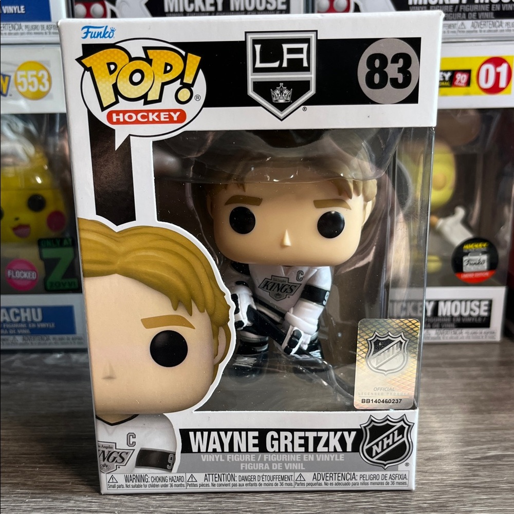 Funko Pop! Wayne Gretzky in Black and White Jersey